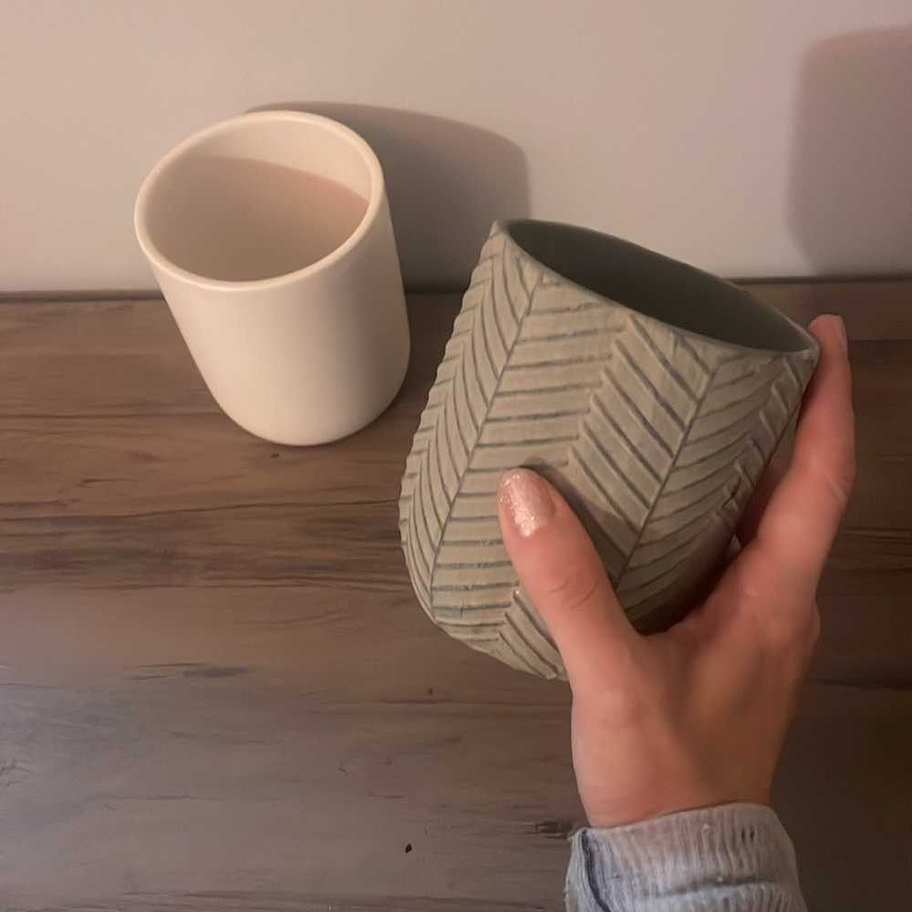 Two small ceramic vases - Picture 2 of 3